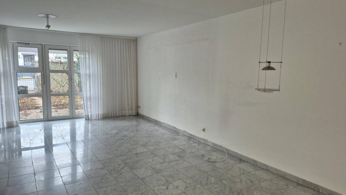 Neuer Preis ! RMH mit Garage, 2 Balkonen, Garten und Terrasse – Wiesbaden – Vorschaubild 8