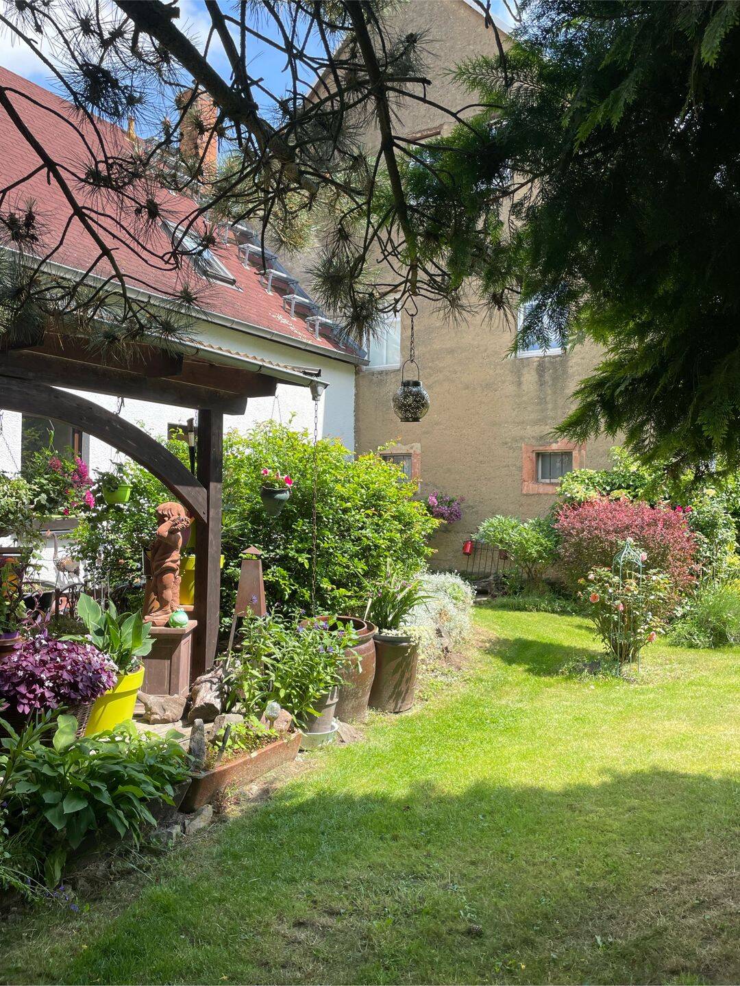 Vielseitiges Bauerngut mit Werkstatt, Garagen und großem Garten - Wohnen, Arbeiten und Verwirklichen – Geithain – Vorschaubild 2
