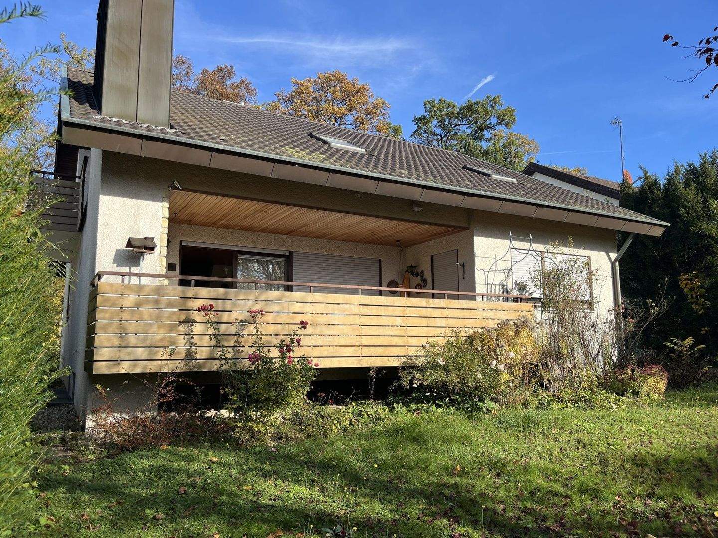 Sifi: Großzügiges 1-2 Familienhaus am Waldrand – Sindelfingen – Bild 1 von 9