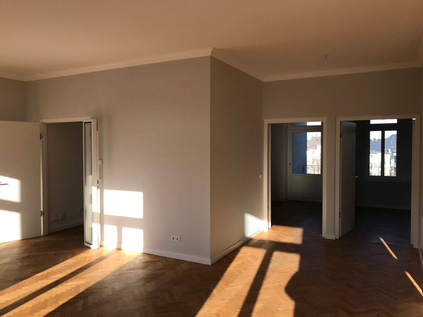 Wunderschöne Altbauwohnung mit Einbauküche, Parkett + Fußbodenheizung!!! – Chemnitz – Vorschaubild 8