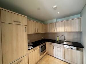 * exklusive 2 Raumwohnung im Zentrum der Stadt mit Concierge u. Dachterrasse * – 1067 Dresden – Vorschaubild 4