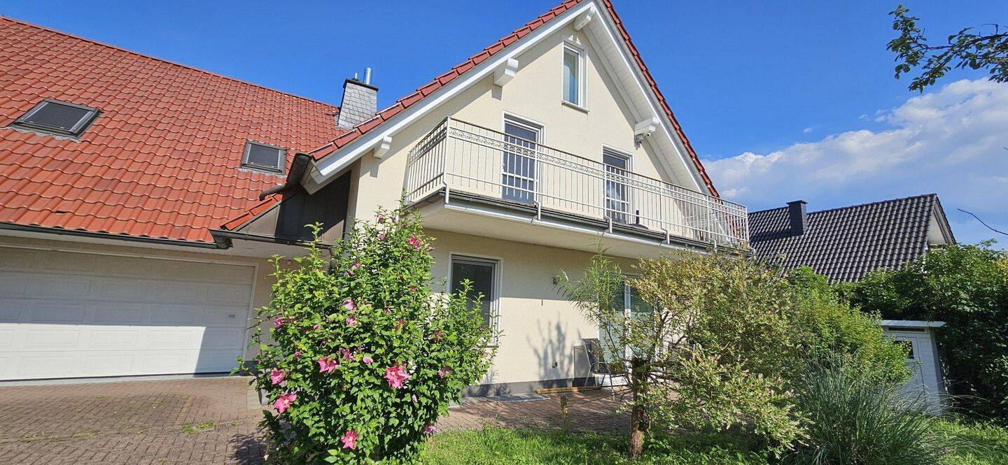 EFH / großer Hausteil mit EBK, Kamin, 2 Terrassen und traumhaftem Garten in direkter Seenähe ??