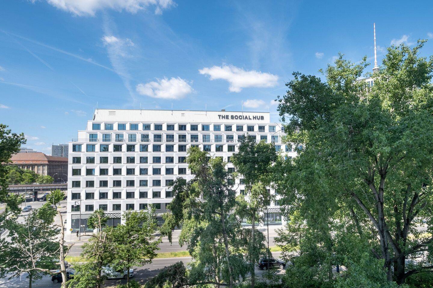 Ruhige 2-Zimmer-Wohnung mit Blick ins Grüne in zentraler Lage – Berlin – Bild 1 von 9