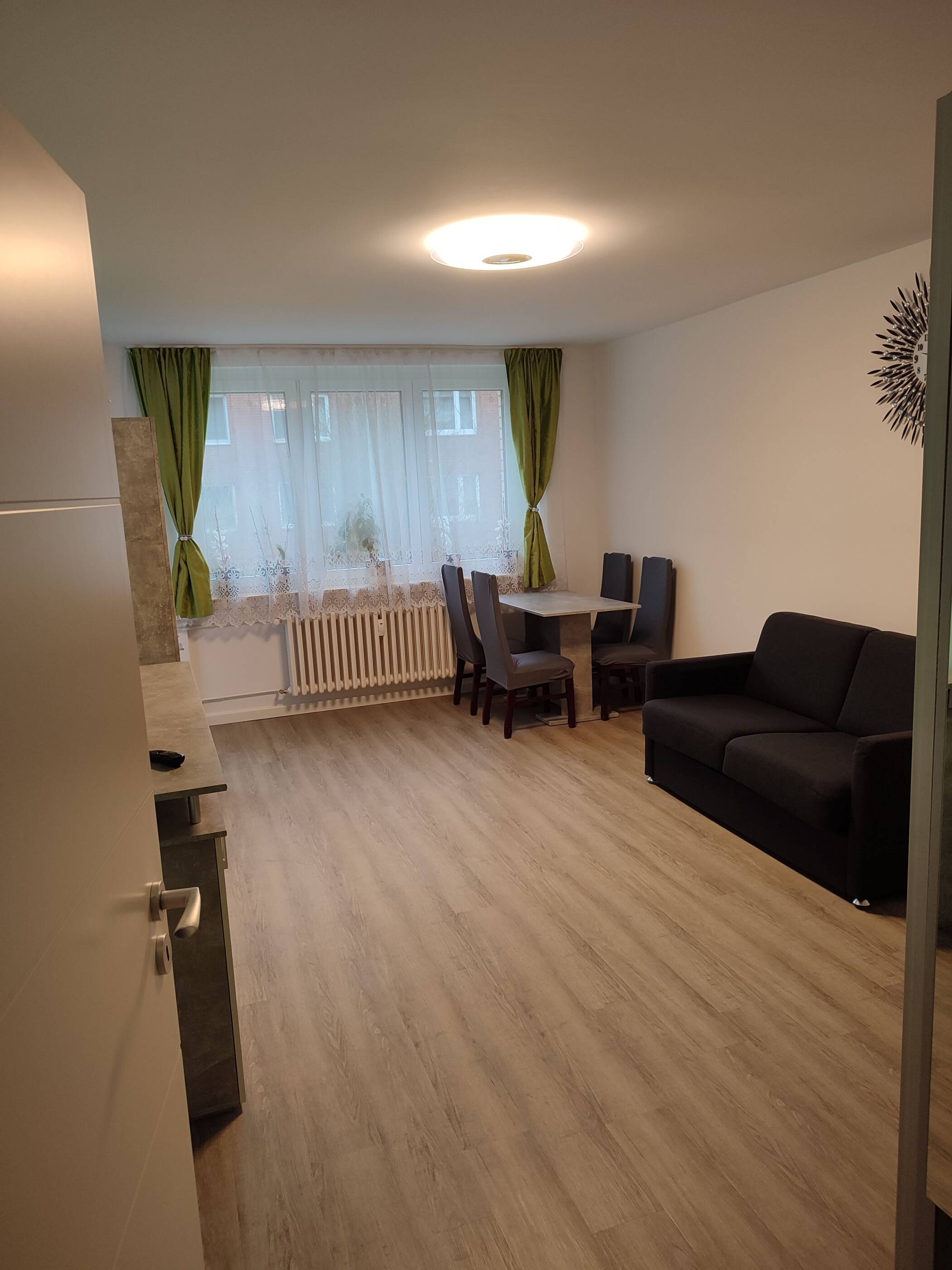 Befristete Vermietung, 2-zi Wohnung all inklusive – Hamburg – Vorschaubild 2