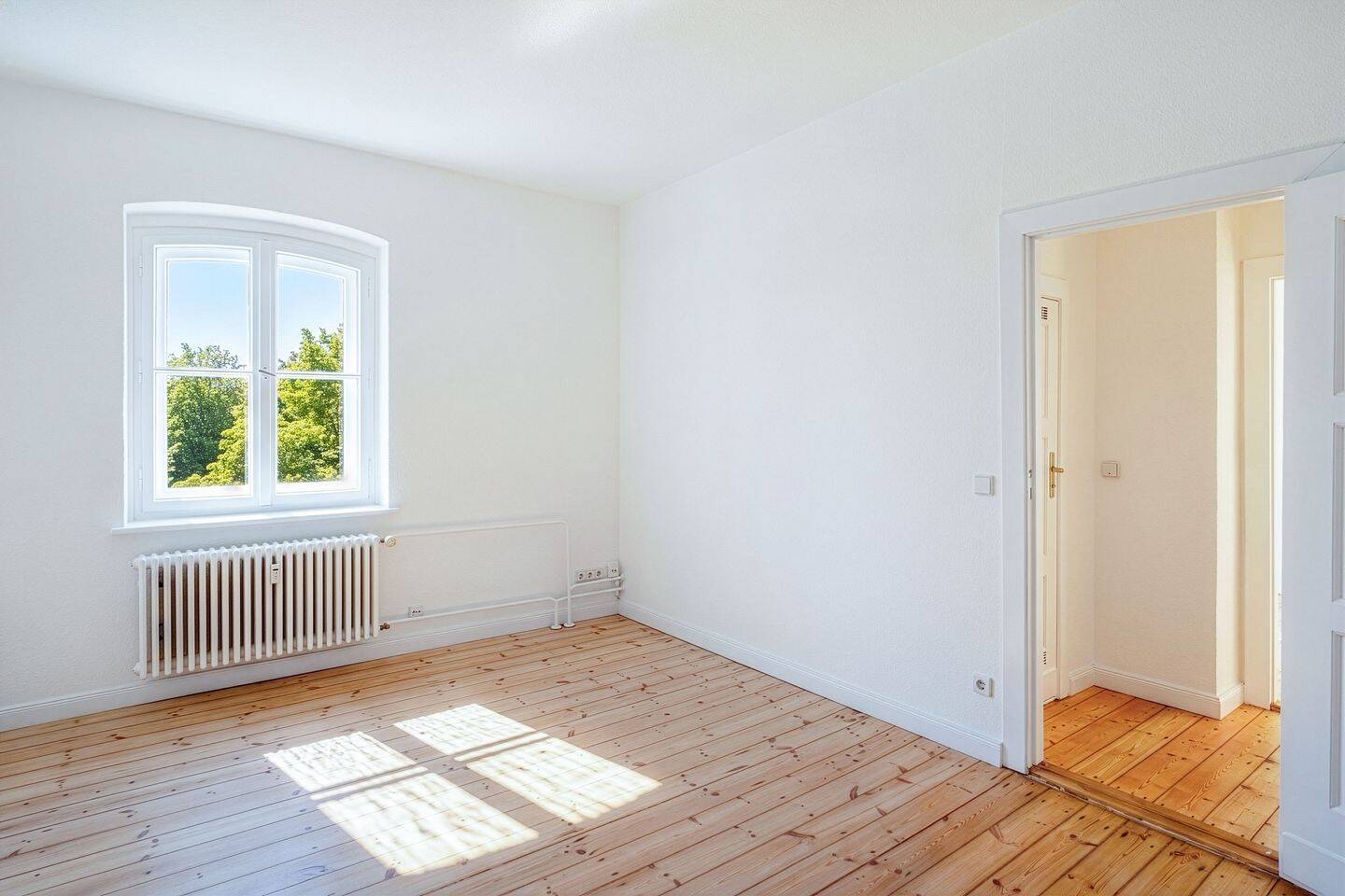 Lichtdurchflutete Wohnung mit Charme in grüner Bestlage