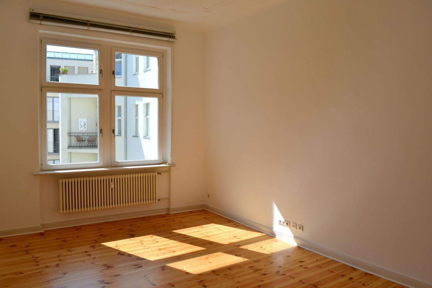 4 bis 5 Zimmer*Großartige Altbau-Eigentumswohnung*Balkon*Lift*geschliffenes Parkett*Stuck*City West*hohe Decken – Berlin – Vorschaubild 9
