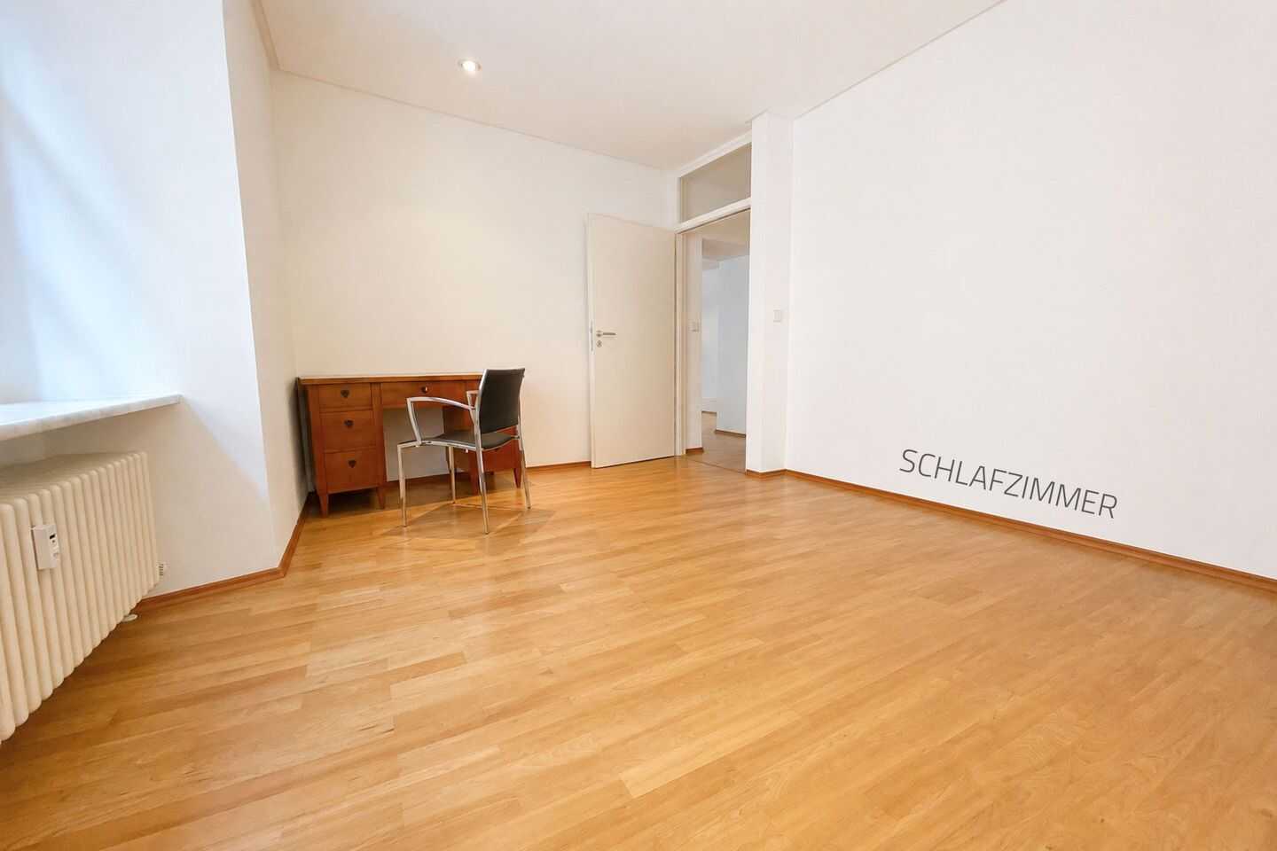 Ruhige 3-Zimmer-Altbauwohnung mit Einbauküche – Regensburg Altstadt, 85 qm, Nähe Dom, ab 15.06.2026 – Regensburg – Vorschaubild 3