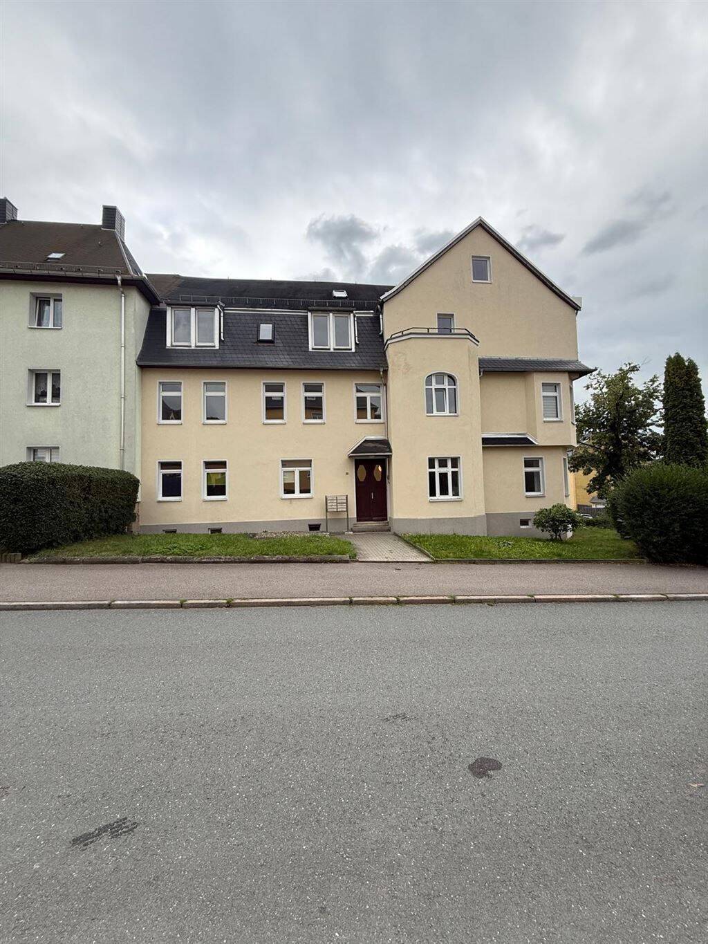 Großes MFH mit viel Potential in guter und ruhiger Lage!