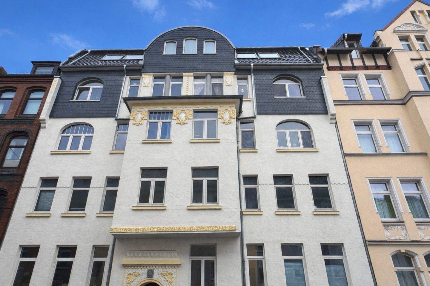 Ihr neues IMMOBILIEN QUARTIER: Schöne 3-Zimmer Wohnung mit Ausbaupotenzial in der Südstadt – Hannover – Bild 1 von 9