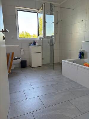 Volkach, neuwertige 3-Zi WHG mit Balkon und EBK, ca 97 m² – 97332 Volkach – Vorschaubild 8