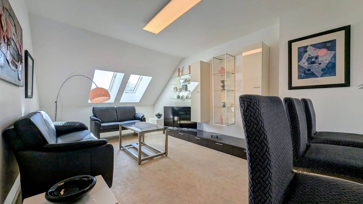 Modernisierte Wohnung "Dachgold" in Meiderich – Duisburg – Vorschaubild 3