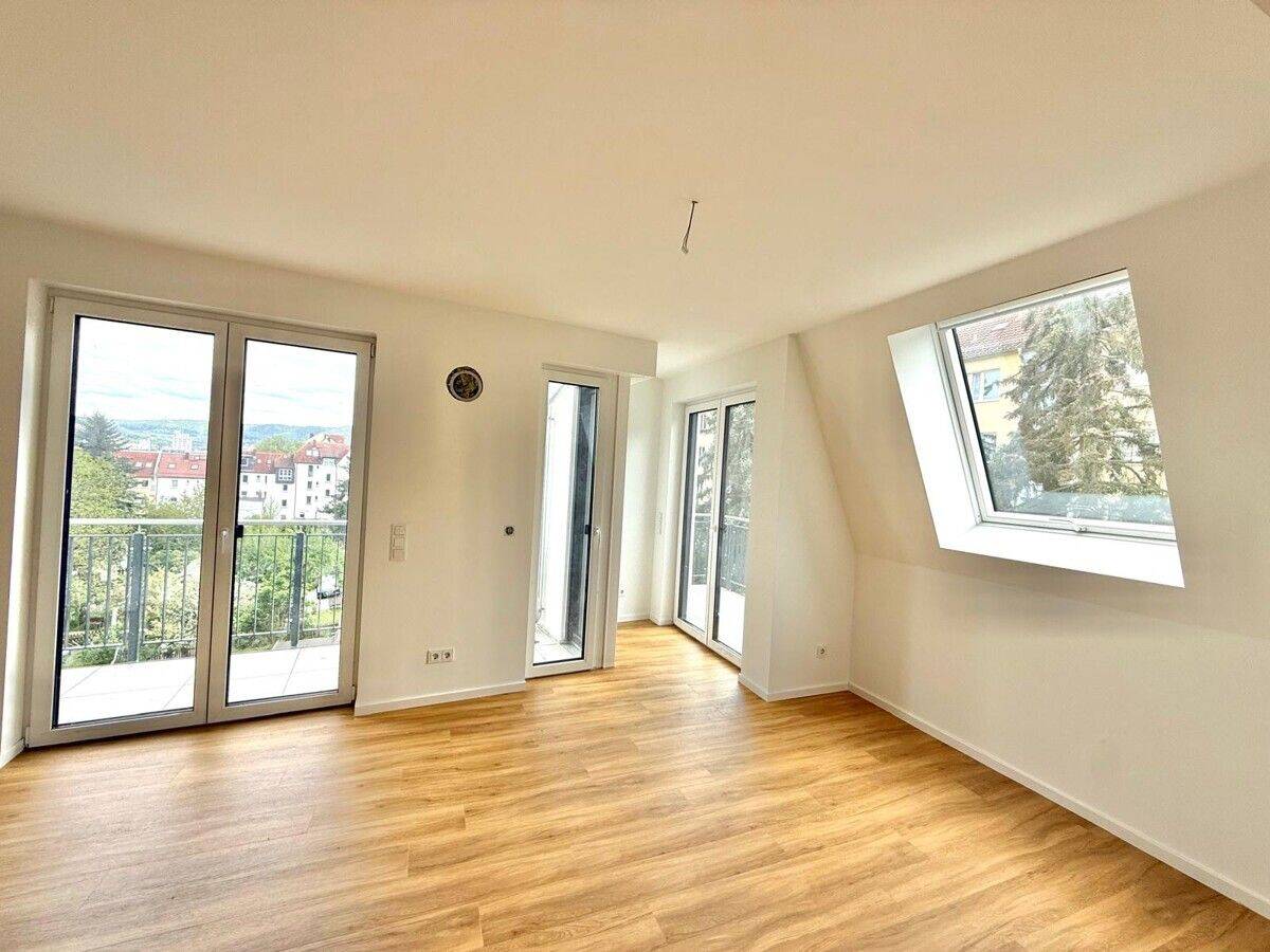 Loftflair über den Dächern-Erstbezug mit drei Terrassen und traumhaften Ausblick – Jena – Vorschaubild 2