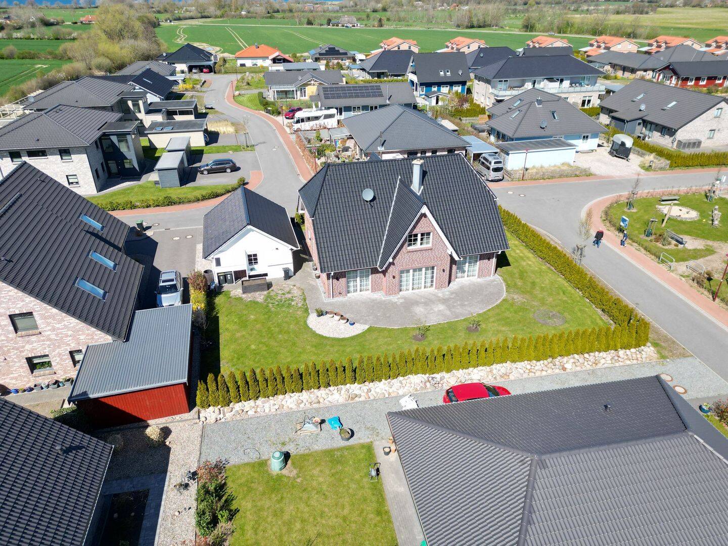 Geräumiges Familienhaus mit Terrasse in Gelting – Gelting – Vorschaubild 4