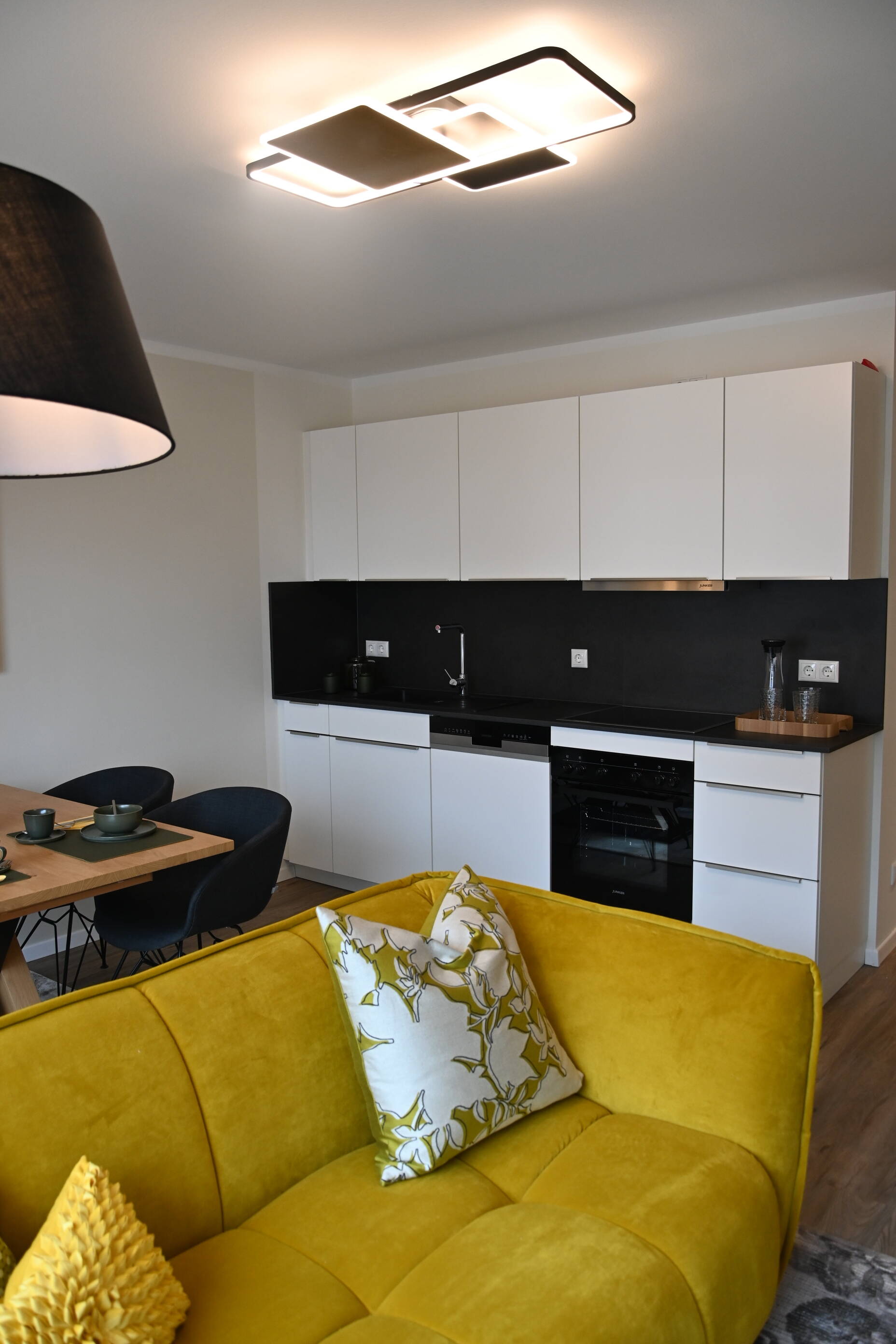Hochwertige Mietwohnung in 93133 Burglengenfeld, teilmöbliert mit Südwest Balkon – Burglengenfeld – Vorschaubild 7