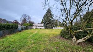 Bungalow im Grünen in zweiter Reihe auf rd. 3.500 m² großem, schönen Grundstück mit mehreren Garagen in guter Lage im Städtetriangel OB/MH/E! – 46045 Oberhausen – Vorschaubild 4