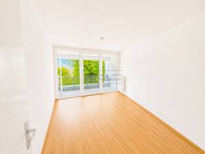 Großzügige 3-Zimmer-Wohnung mit Sonnenbalkon im grünen Drake Park – 12205 Berlin – Vorschaubild 2