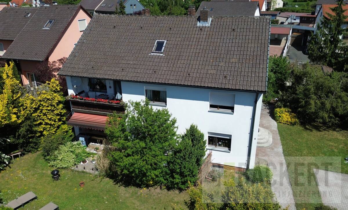 Großes Zweifamilienhaus mit Garage in toller Wohnlage von Burgkunstadt – Burgkunstadt – Vorschaubild 2