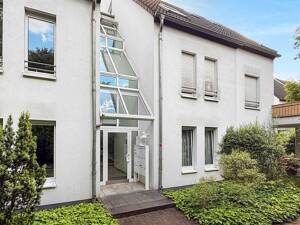 Idyllisch im Grünen - gepflegte Wohnung mit Terrasse in Köln-Marienburg