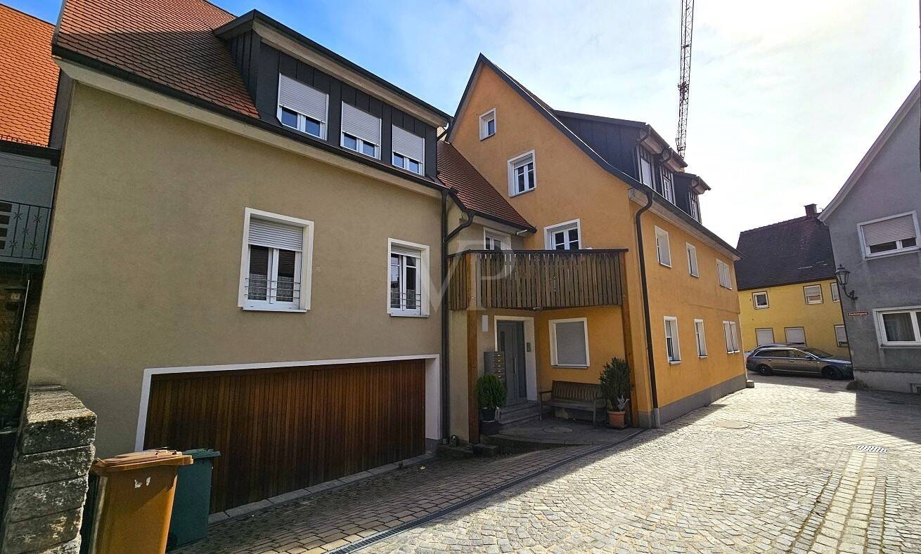 Attraktives Mehrfamilienhaus mit Garagen/Stellplatz, voll vermietet, im Herzen der Altstadt! – Feuchtwangen – Vorschaubild 3