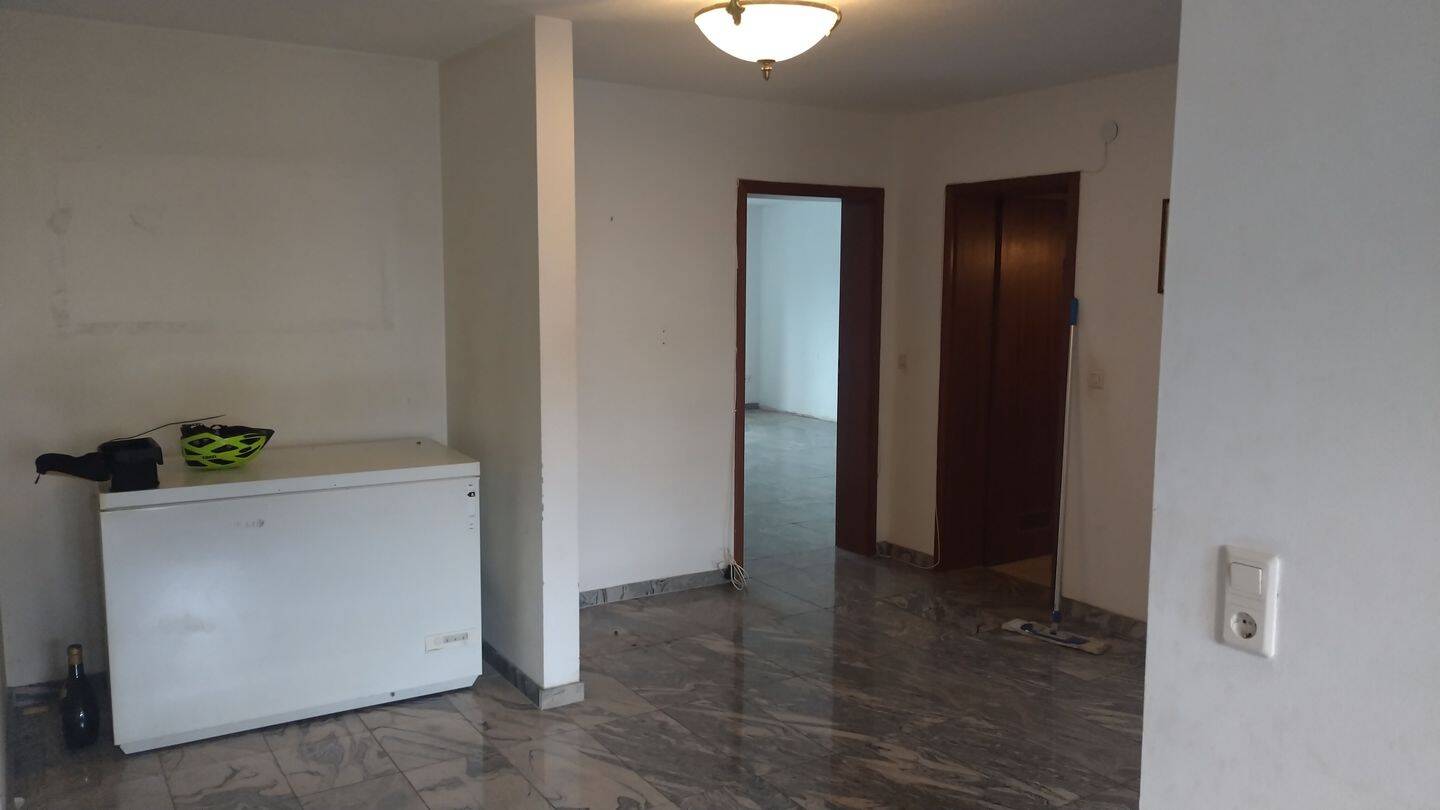 Großzügige, barrierearme 3,5 - Zimmer Wohnung mit 13 m² Balkon und zwei KFZ-Stellplätzen – Nürnberg – Vorschaubild 7