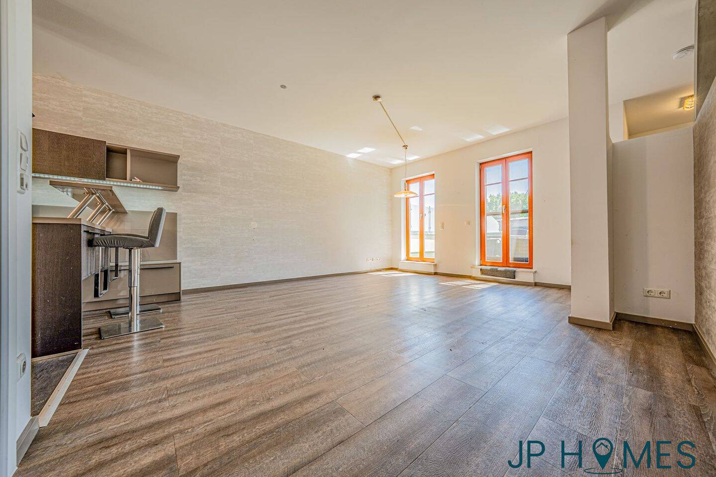 Exklusive 2-Zimmer-Maisonettewohnung mit Dachterrasse und Wasserzugang – Berlin – Vorschaubild 2