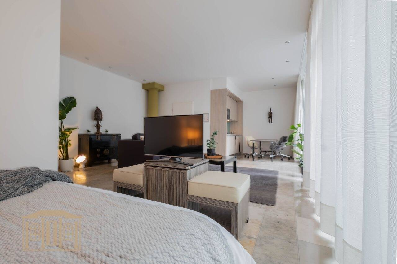 Fully Furnished / All-in: Exklusives Art-Apartment in Düsseldorf-Stadtmitte – Düsseldorf – Vorschaubild 2