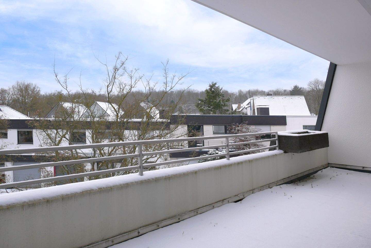 Kassel/Dönche …mit Fernblick Sofort freie, großzügige 3 Zimmerwohnung mit attraktivem großem Balkon und eigener Garage – Kassel – Vorschaubild 6