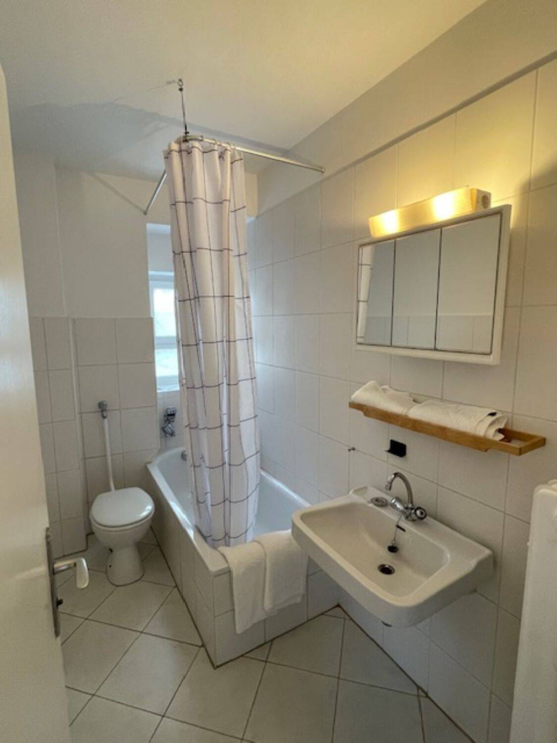 Komplett ausgestattes Apartment in zentraler Lage! – München – Vorschaubild 5