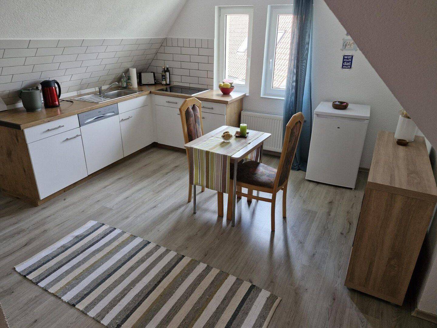 2,5 Zi. DG-Wohnung (auch als WG geeignet)