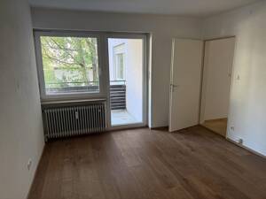 Eigener 314 m² Garten: Renovierte 4-Zimmer-Eigentumswohnung mit 2 Balkonen, provisionsfrei – 93049 Regensburg – Vorschaubild 9