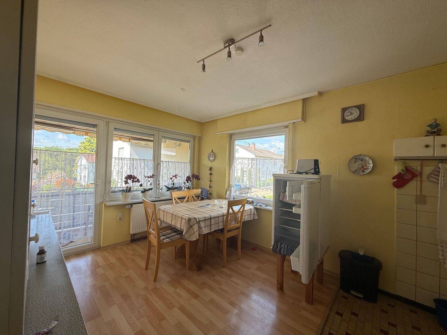 Marko Winter Immobilien-Aglasterhausen:Einfamilienhaus mit Balkon, Terrasse und ebenerdigen Grundstück - ideal für Familien! – Aglasterhausen – Vorschaubild 4