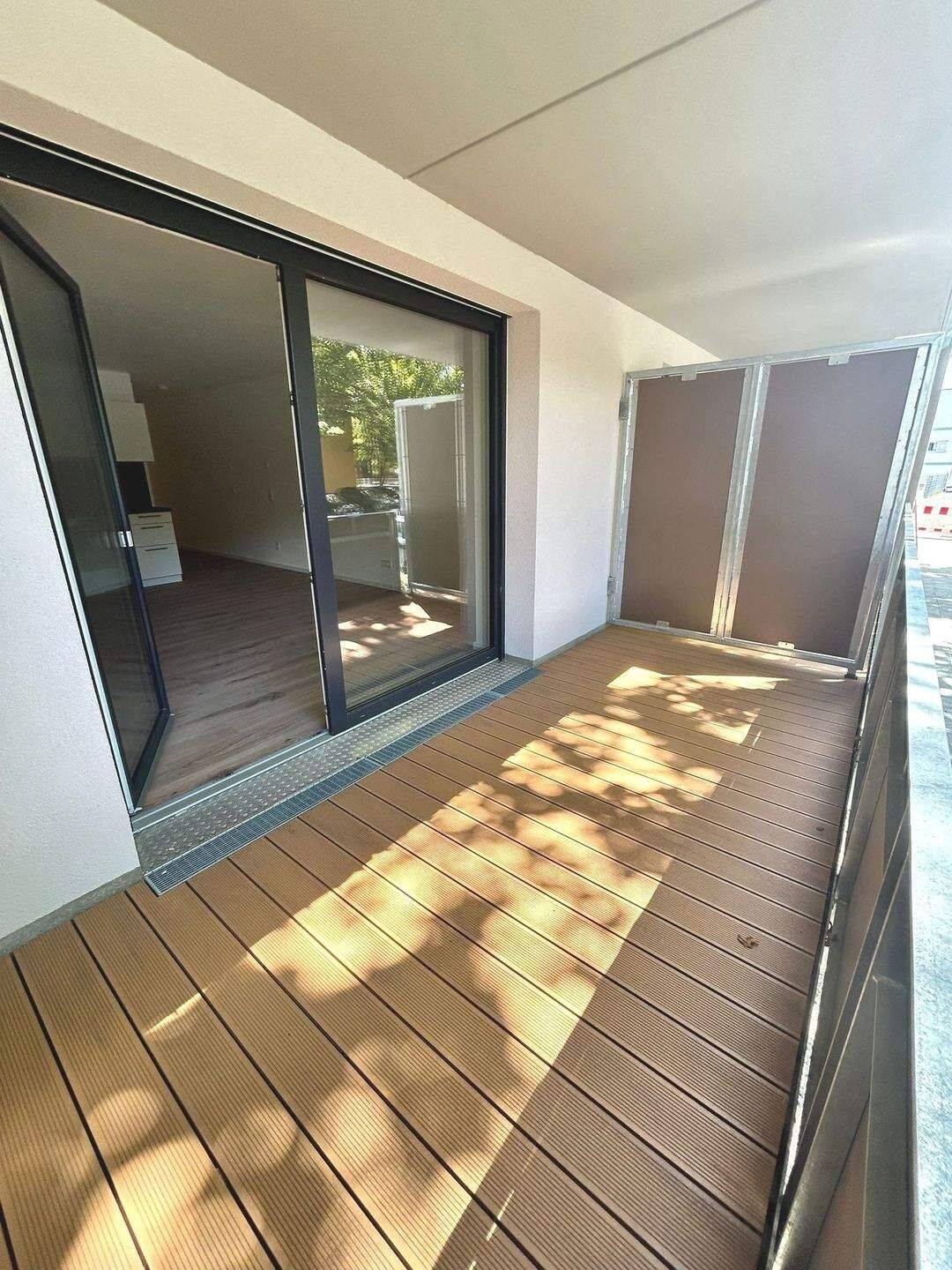 Exklusiver Neubau: Super geschnittene 2-Zimmer-Wohnung mit Balkon | EBK | TG | Fußbodenheizung