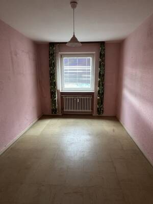 LAUTERBORN: Sanierungsobjekt mit Fernblick - 4-Zimmer-Wohnung mit Balkon - Preis VB – 63069 Offenbach am Main – Vorschaubild 5