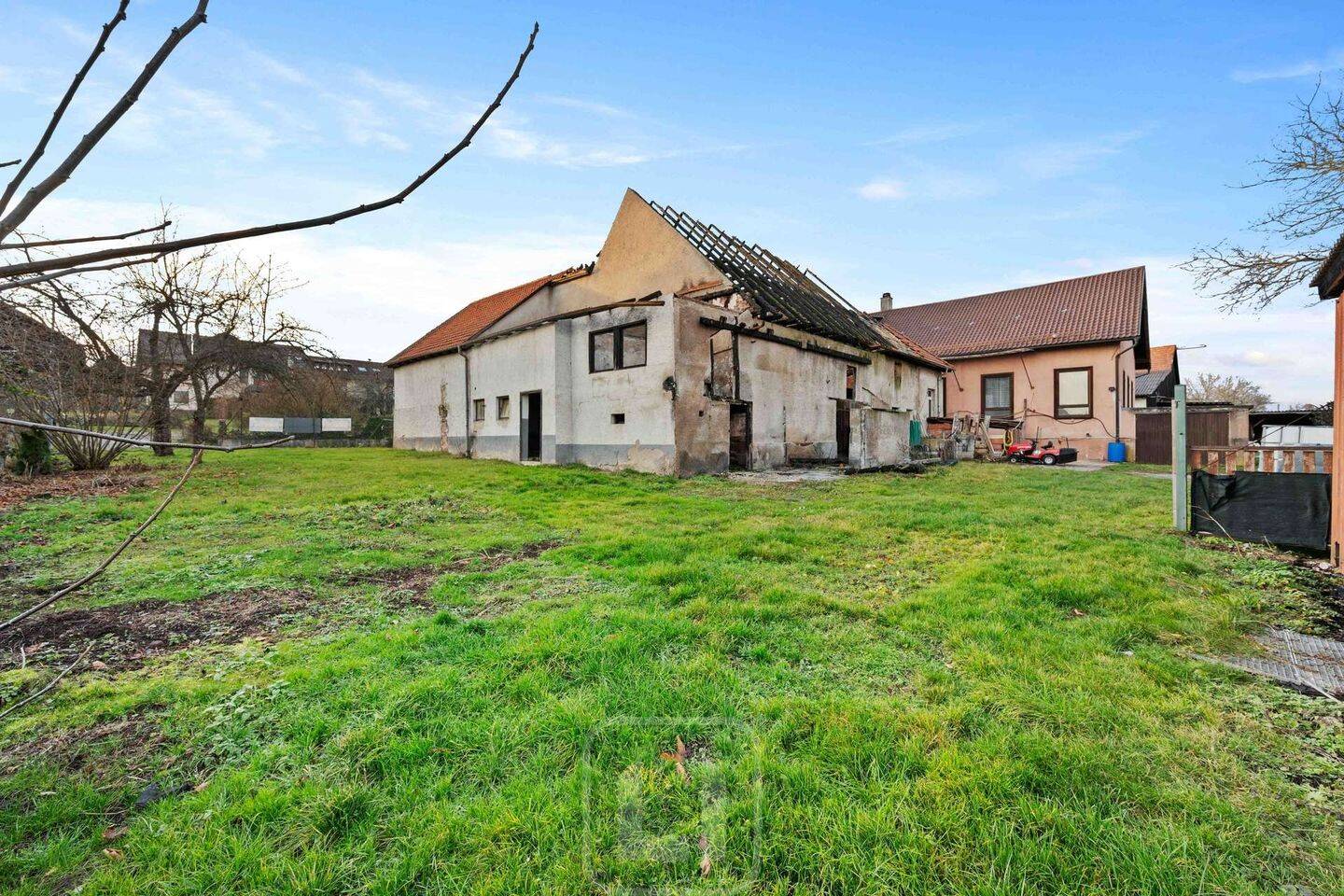 Investment-Duo: Mehrfamilienhaus & Grundstück mit Scheune in grüner Lage | Entwicklungspotenzial – Bad Liebenzell – Vorschaubild 5