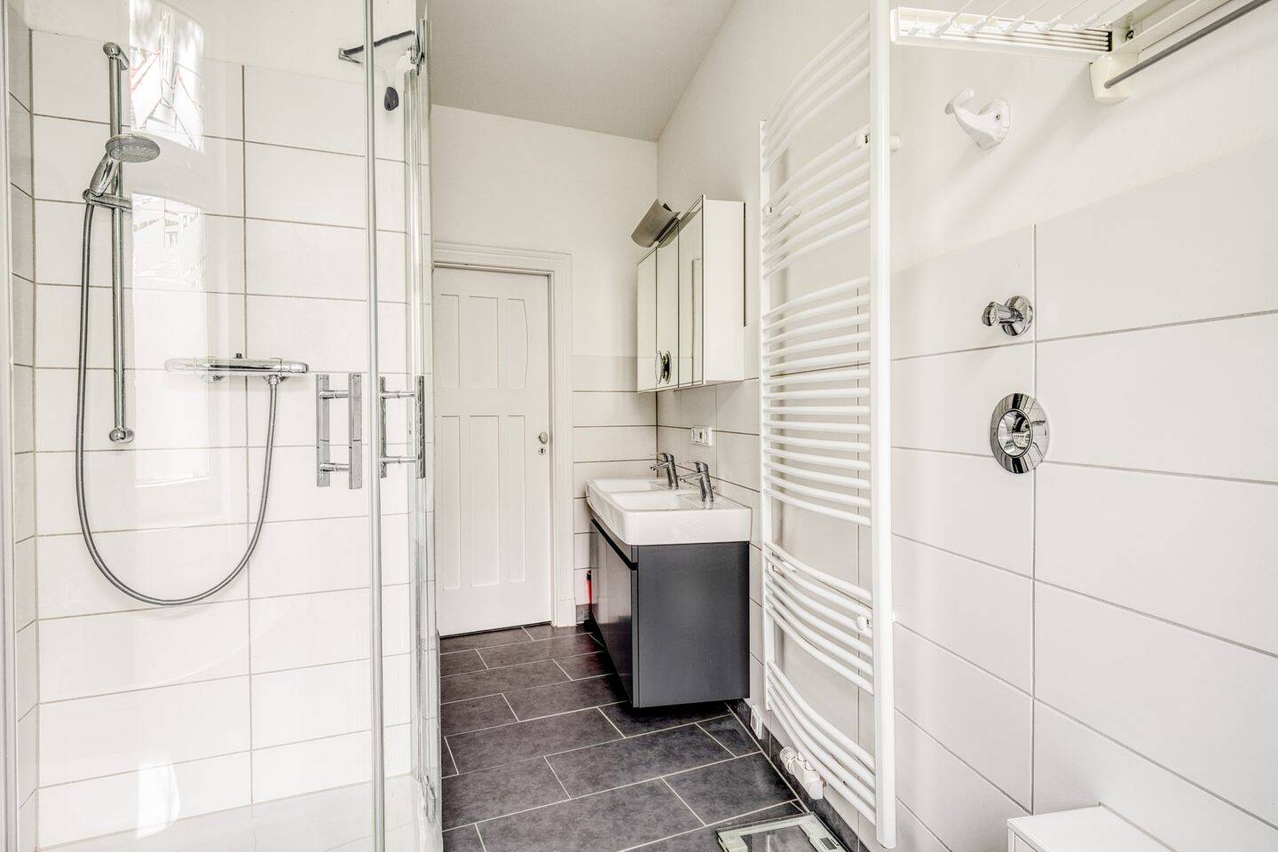 Stilvoll sanierter Altbau mit Wasserblick in zentraler Lage – Berlin – Vorschaubild 8