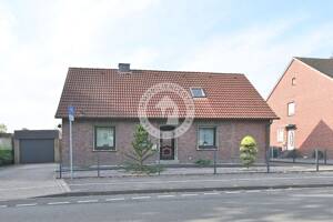 Liebhaberobjekt: Fachwerkhaus mit riesigem Garten, viel Nutzfläche und Garage – 59067 Hamm – Vorschaubild 1