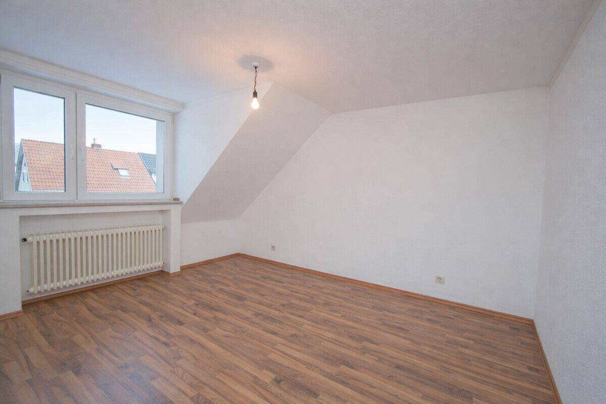 Helle 3-Zimmer-Dachgeschosswohnung mit Balkon in Mönchengladbach-Neuwerk – Mönchengladbach – Vorschaubild 7