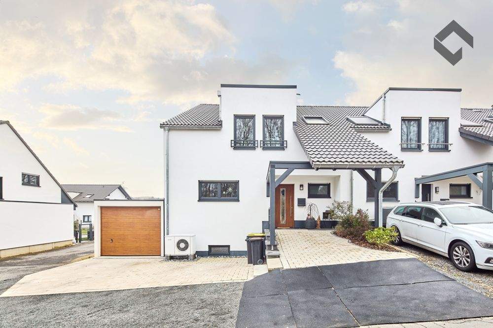RESERVIERT: Modernes Wohnglück mit Garten und Platz zum Spielen – Wenden – Bild 1 von 6