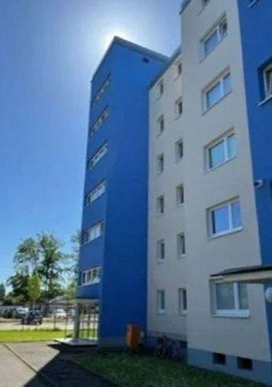 Wunderbarer Weitblick v. gr. Balkon/Loggia, Vermietete 3,5-Zim-ETW m. Pkw-Stellplatz, in zentr. Lage in Bergheim KP.: 139.800,-. – Bergheim – Bild 1 von 9