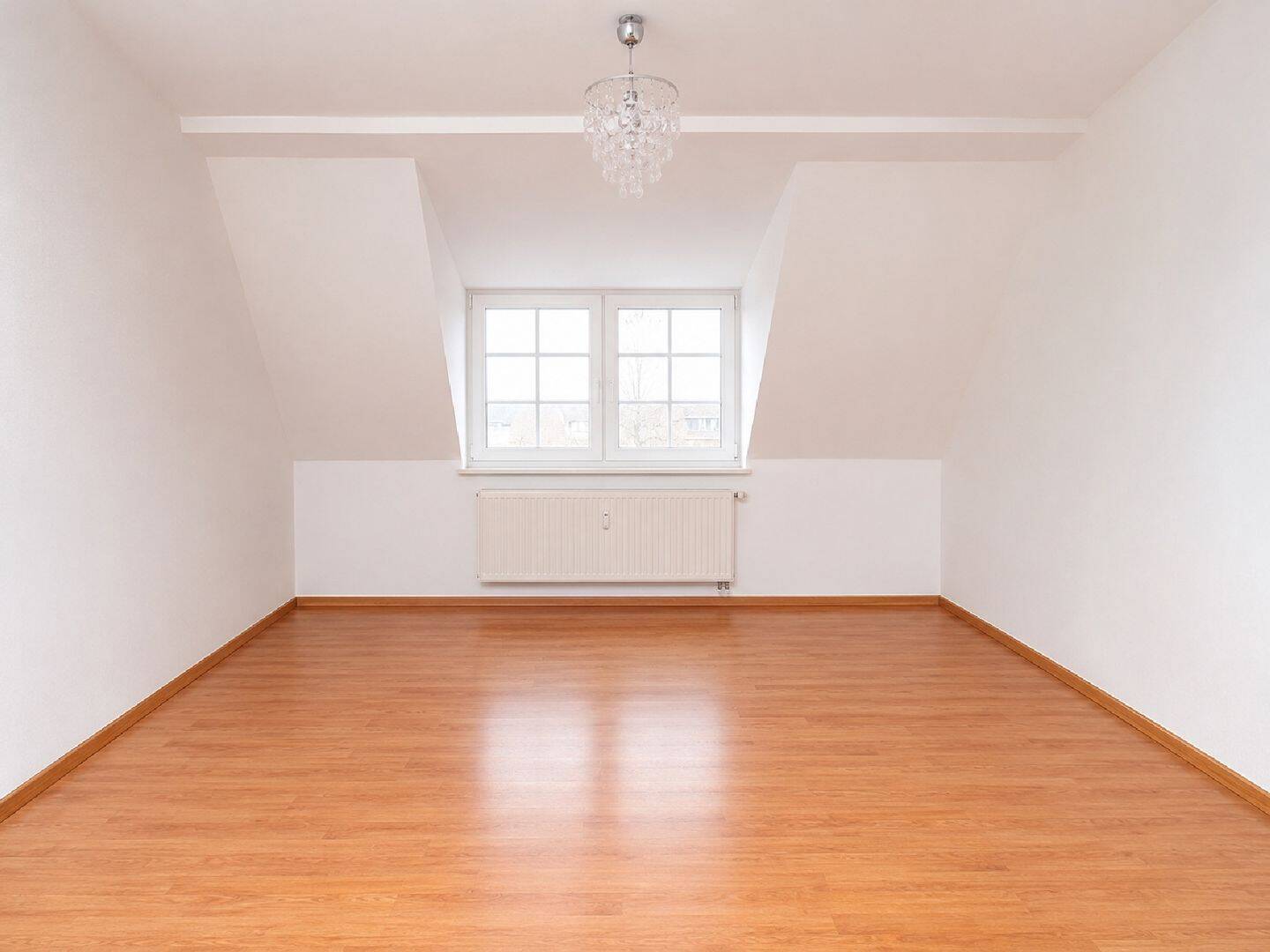 3-Zimmer-Wohnung mit separater Küche, Badewanne, Laminat – Magdeburg – Vorschaubild 2