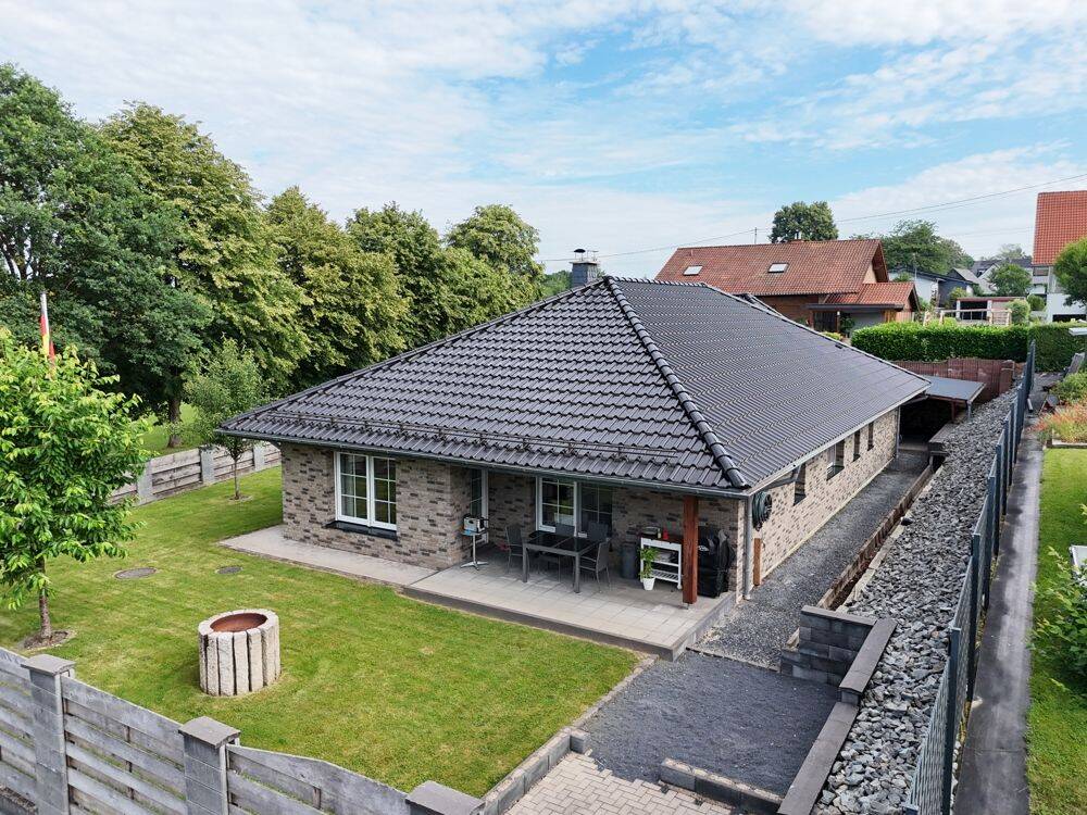 Exklusiver Bungalow mit großer Hobbygarage auf schönem Grundstück – Maroth – Vorschaubild 6