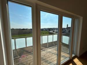 Exklusive 2-ZKB-DG-Wohnung mit Empore, Balkon & Fernblick