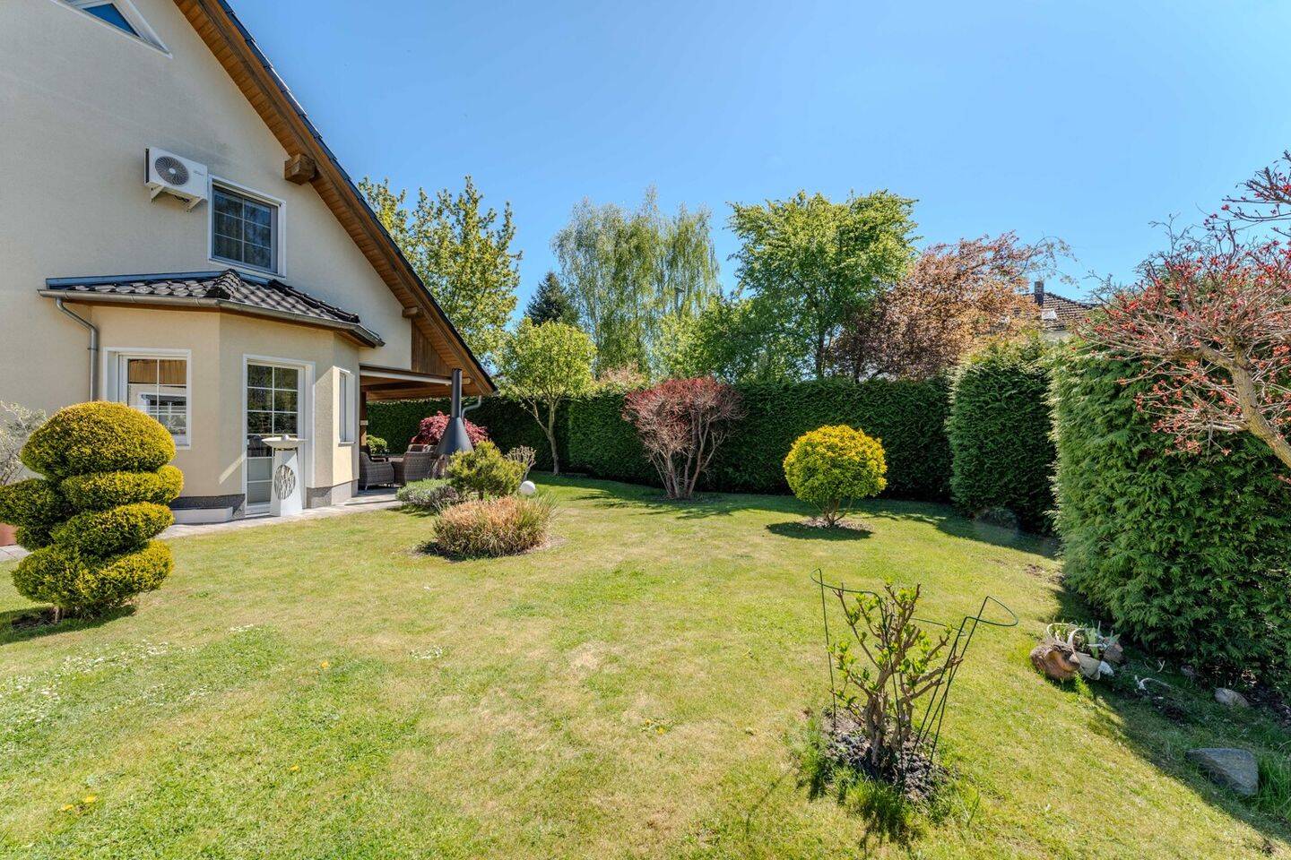 Exklusives Wohnambiente nahe Naturschutzgebiet - Einfamilienhaus mit Garten