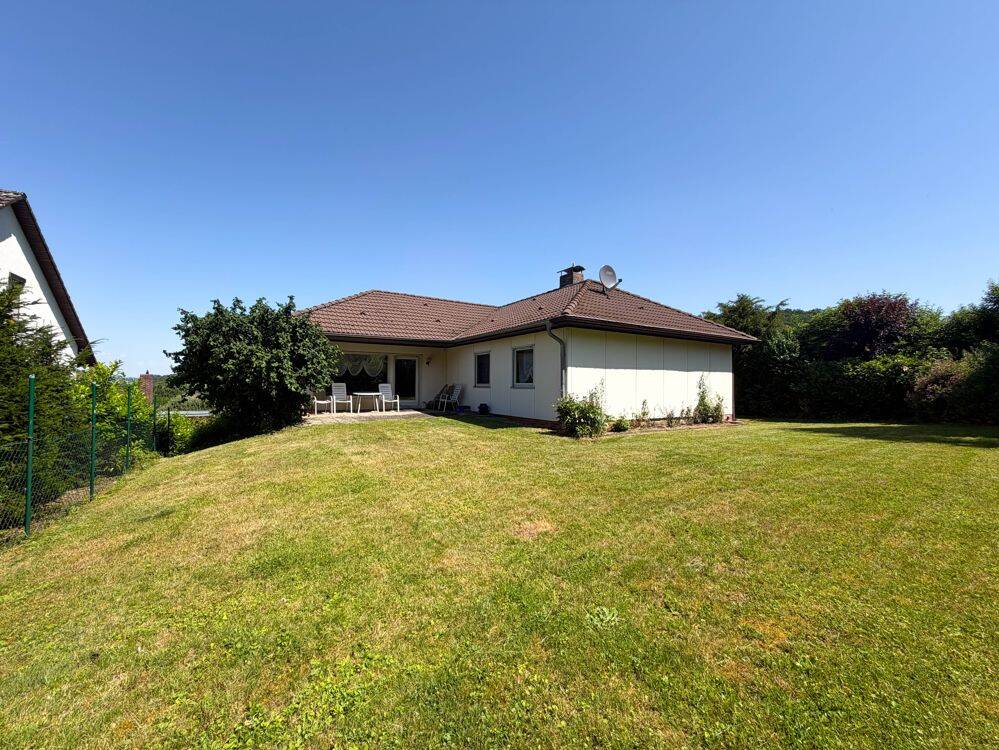 Bungalow mit schönem Garten und Doppelgarage in ruhiger Lage von Niederfüllbach – Niederfüllbach – Vorschaubild 7