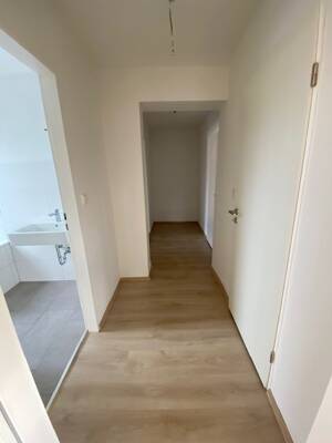 Frisch renovierte Dachgeschosswohnung – 47166 Duisburg – Vorschaubild 4