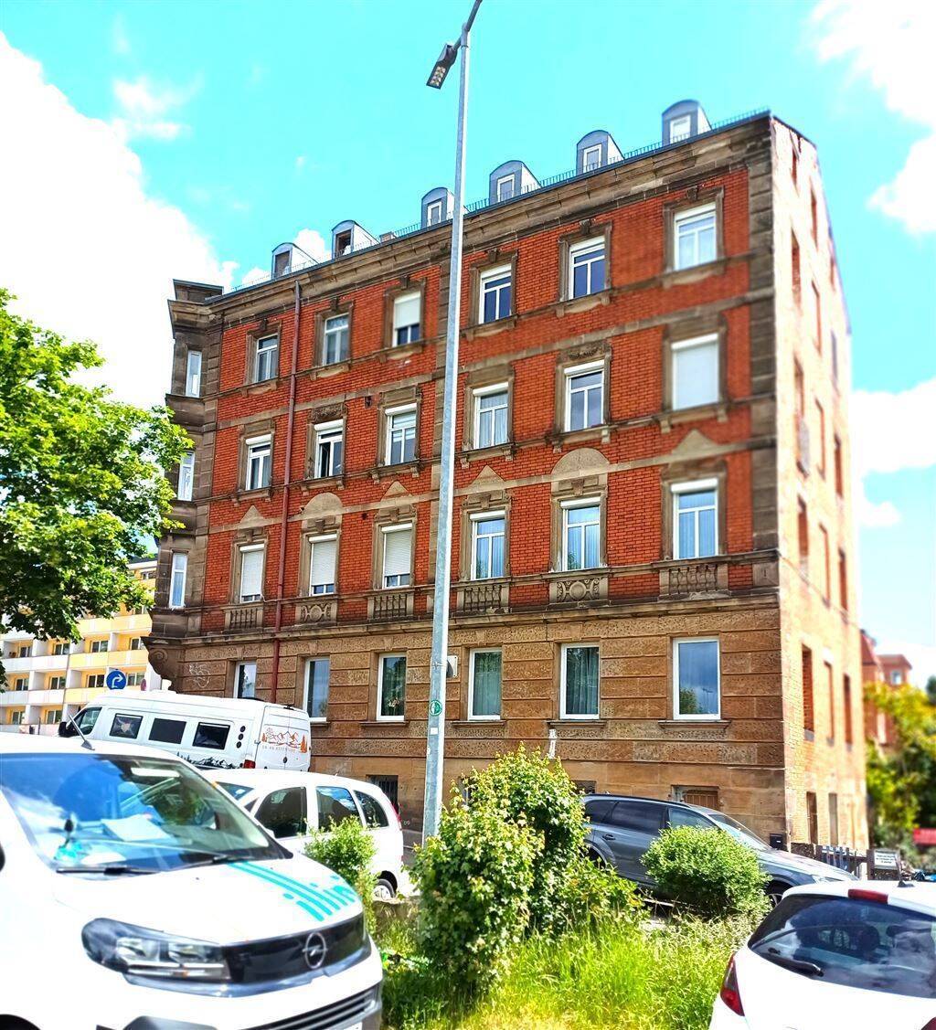 6-Zi.-Altbauwohnung, 5 Schlafzi., renov.bedürftig, WG geeignet, Innenstadtlage,