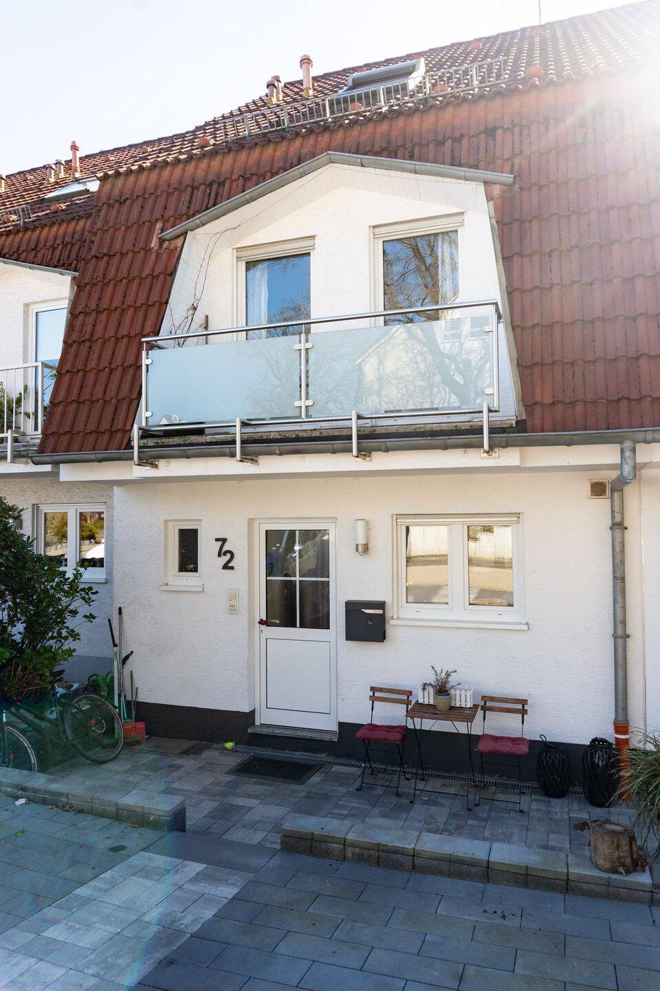 Ruhig wohnen, zentral leben: Reihenmittelhaus mit Südgarten und Weitblick ins Grüne!