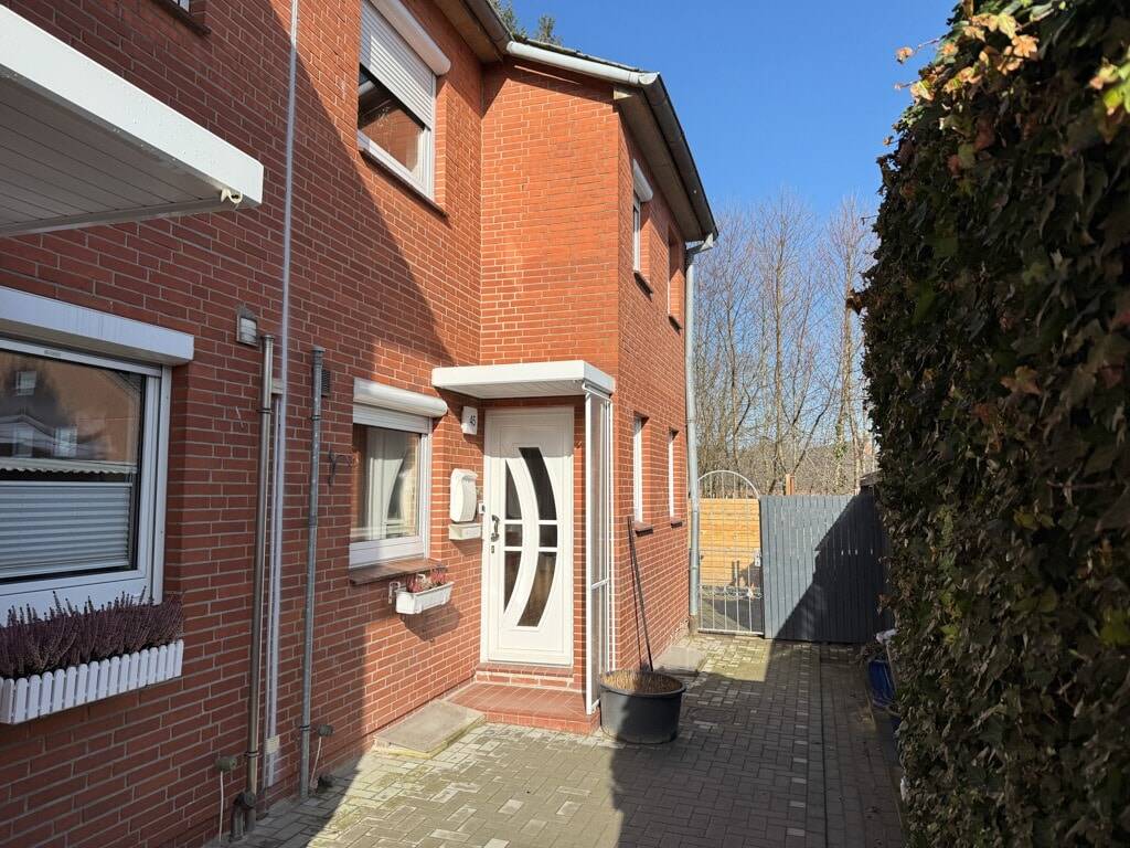 Eigentum schaffen! Reihenendhaus mit guter Raumaufteilung und Vollkeller – Husum – Vorschaubild 2