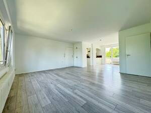 GROßZÜGIGE, HELLE 4-ZIMMER-WOHNUNG IM MODERNISIERTEN WOHNAUS IN FAMILIENFREUNDLICHER WOHNLAGE – 81549 München – Vorschaubild 5