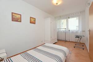 Schön möblierte Wohnung mit Reinigungsservice in Stuttgart Münster – 70376 Stuttgart – Vorschaubild 2